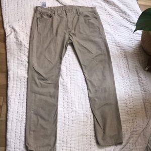 Tan chino/jeans Levi’s 510